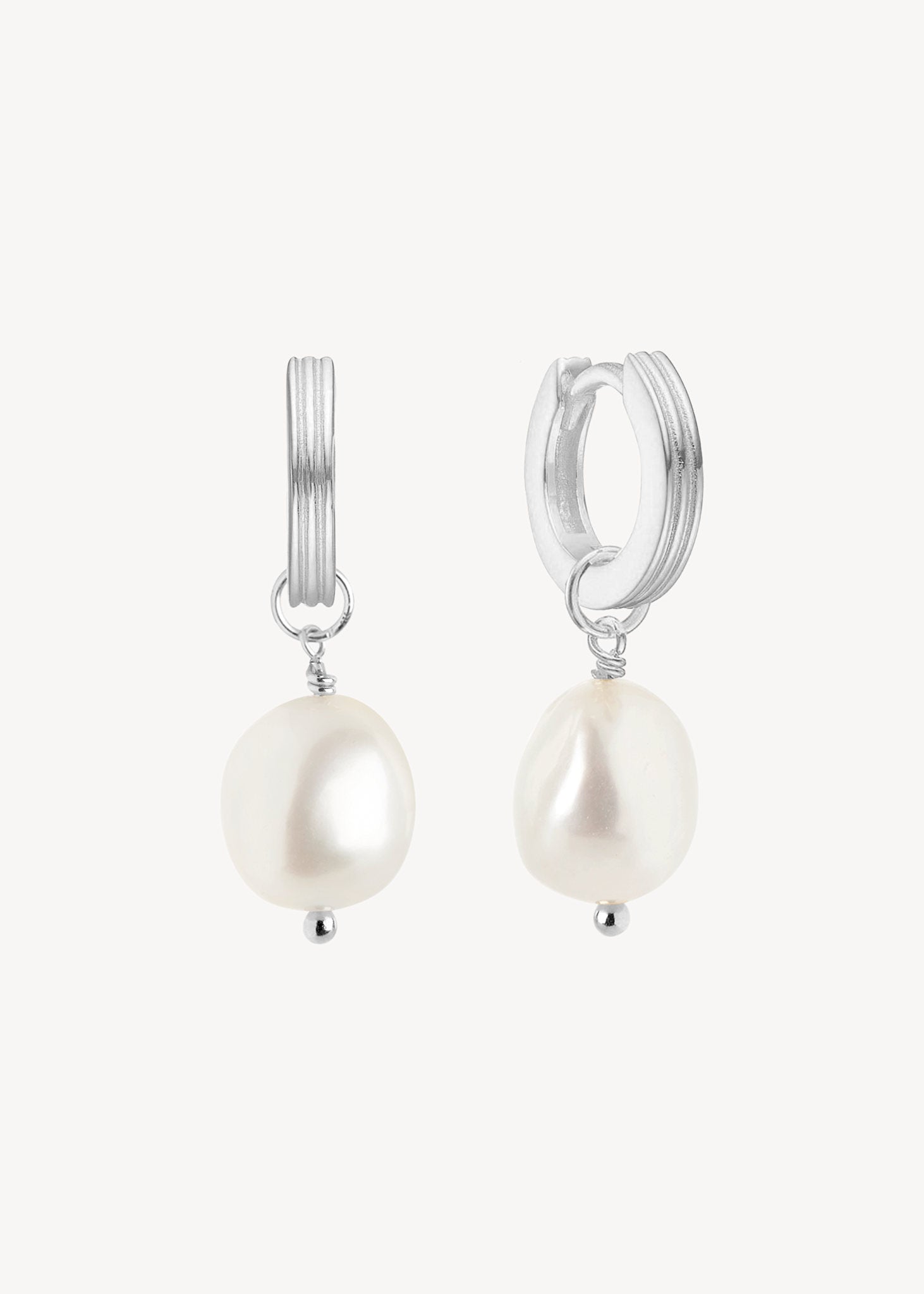 Valencia earrings set with Pearl - silver