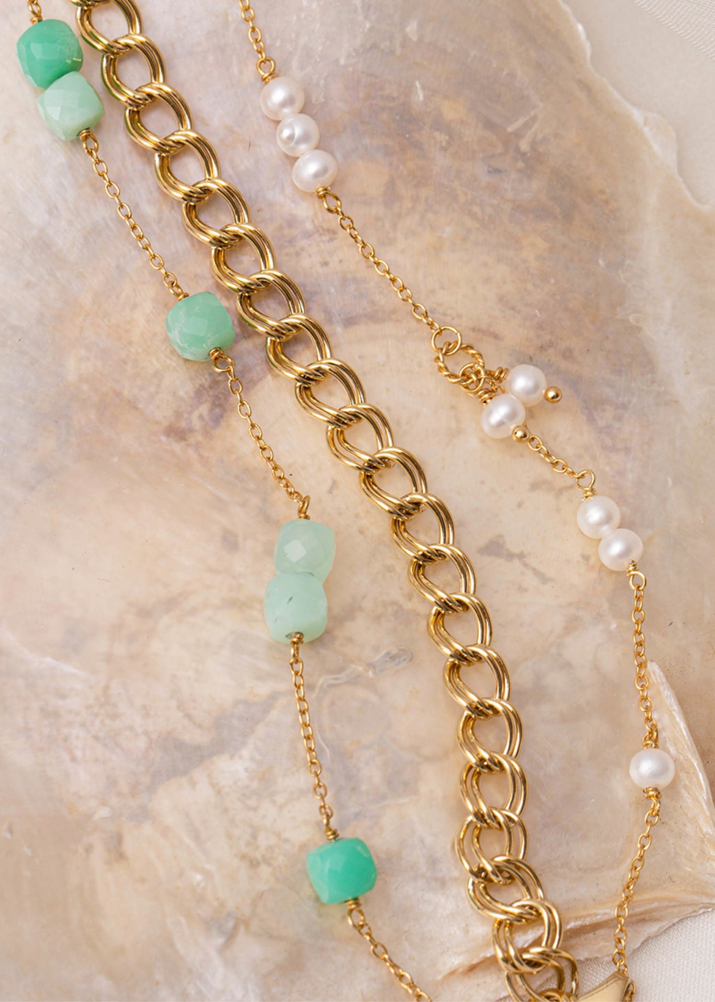 Ava bracelet with Chrysoprase - gold plated