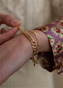Armbånd i guldbelagt sterling sølv med dobbelt rombo cubanske led fra carré jewellery i chunky stil