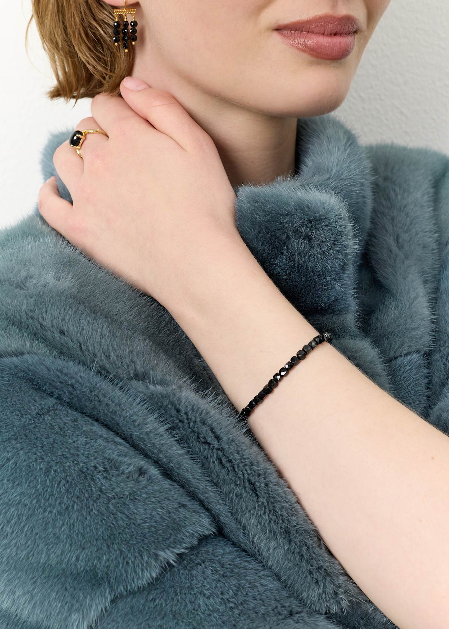 Mono bracelet with Black Spinel - gold plated