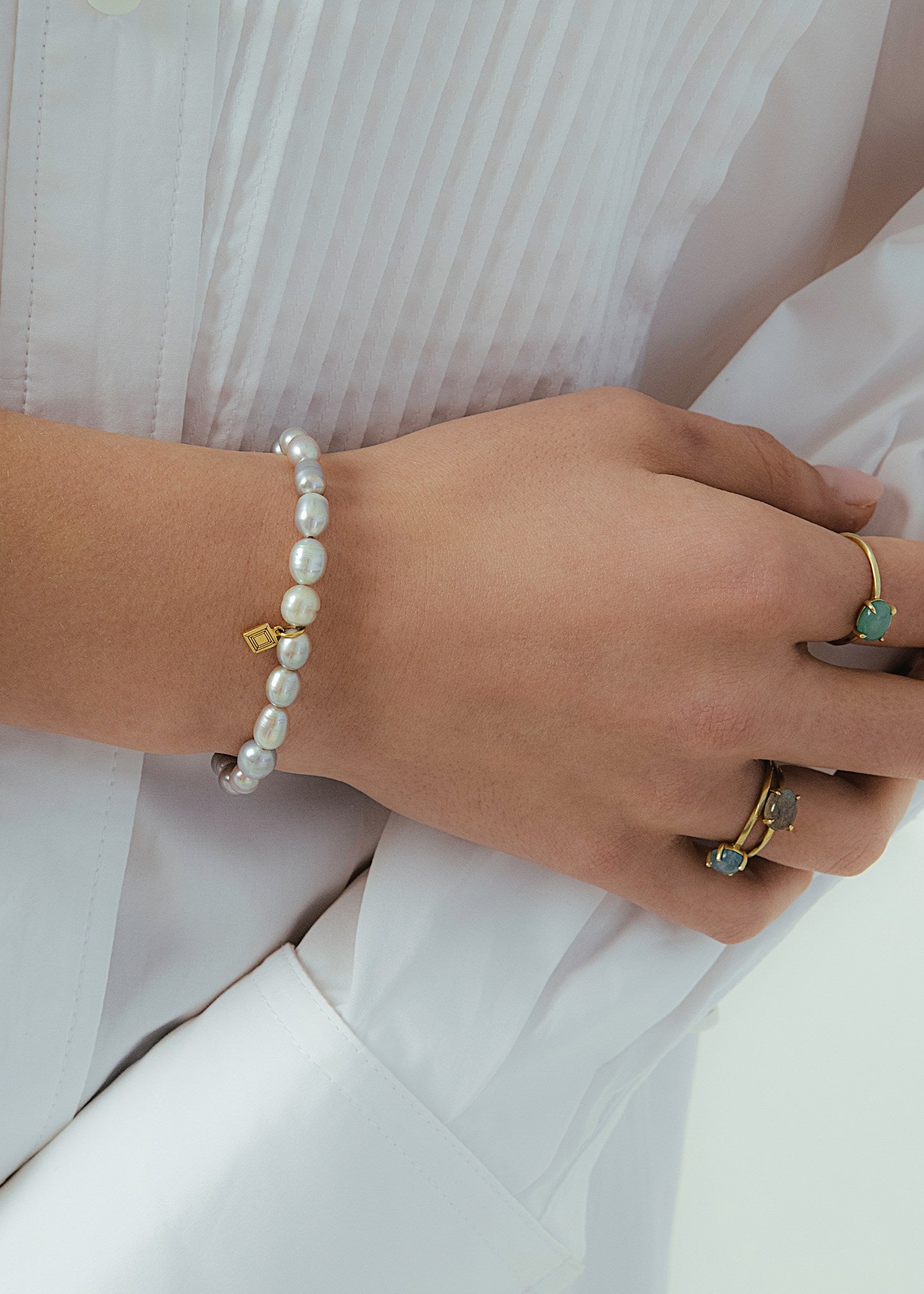 Ocean bracelet with grey Freshwater Pearls - gold plated