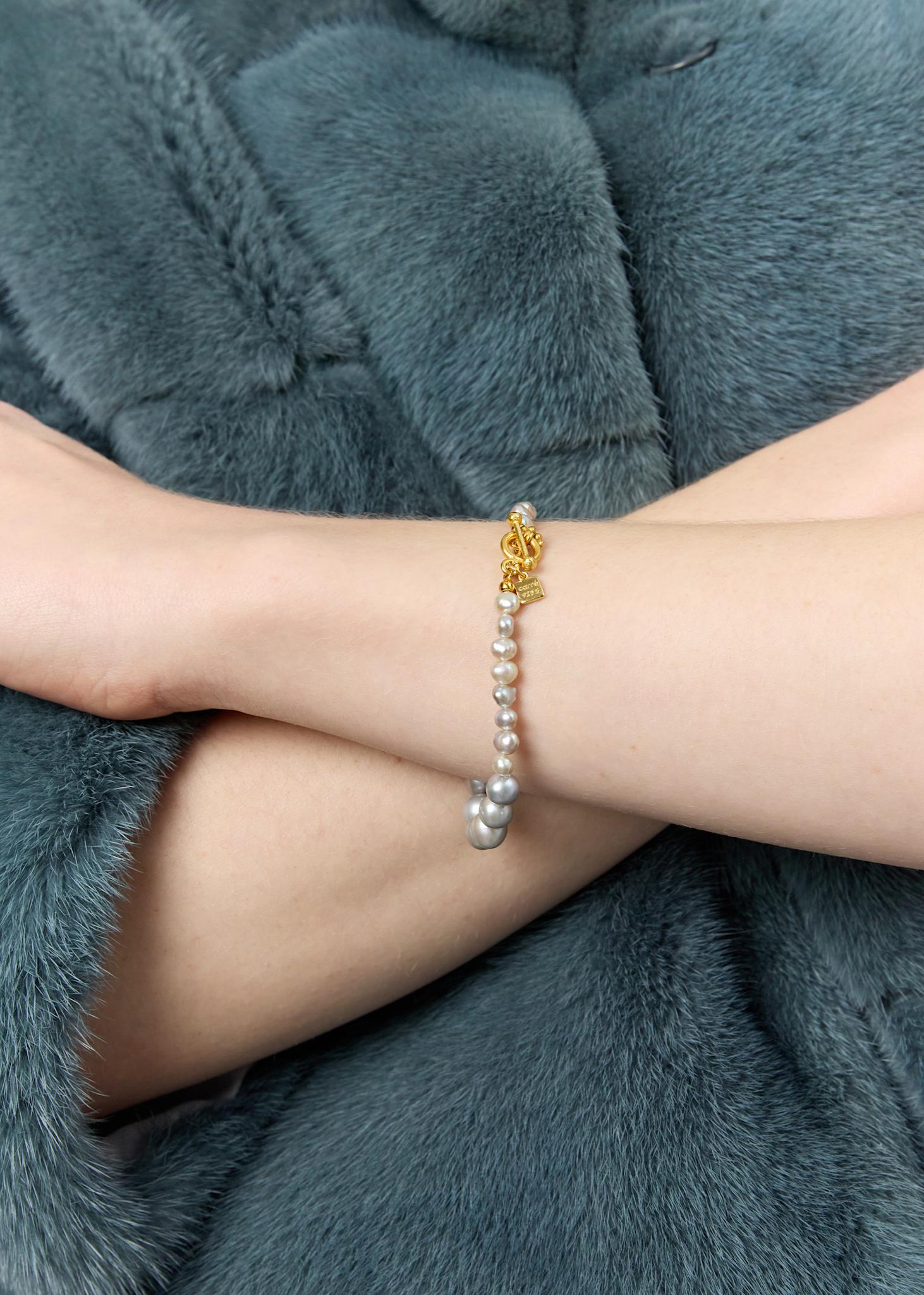 Lotus bracelet with Grey Freshwater Pearls - gold plated