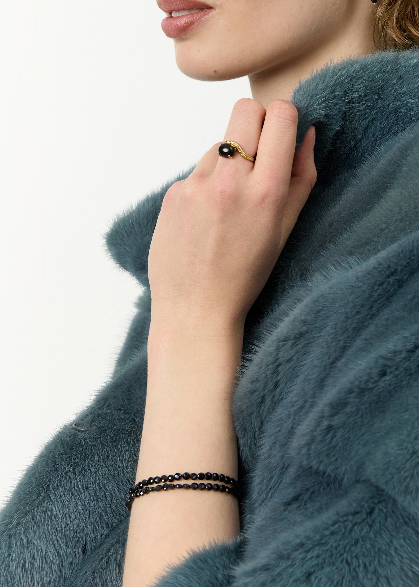 Romy bracelet with Black Spinel - gold plated