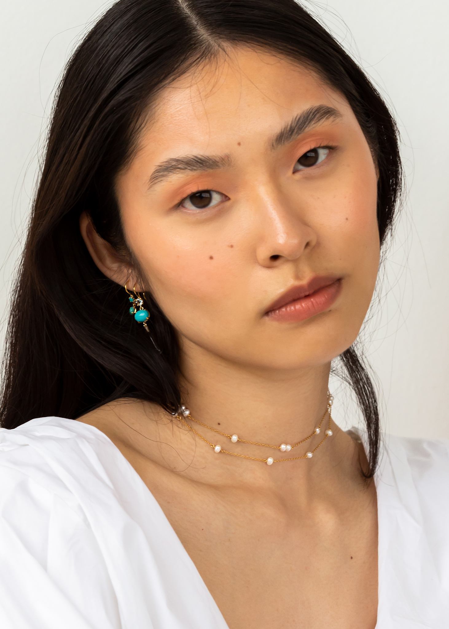 Cute freshwater pearl necklaces in gold from Carré Jewellery in gold for her and him in choker style