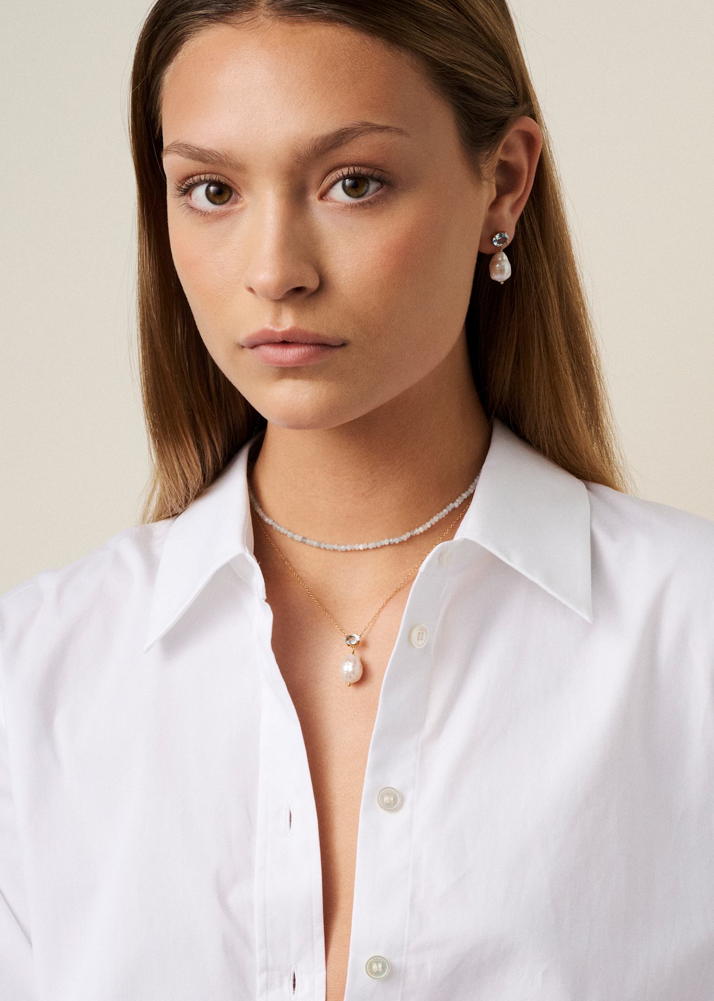 Haze necklace with Blue Topaz and Baroque pearl - gold plated