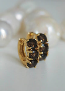 Søde chunky gem huggie hoops i guldbelagt sterling sølv til ham og hende med brune kvarts ædelsten