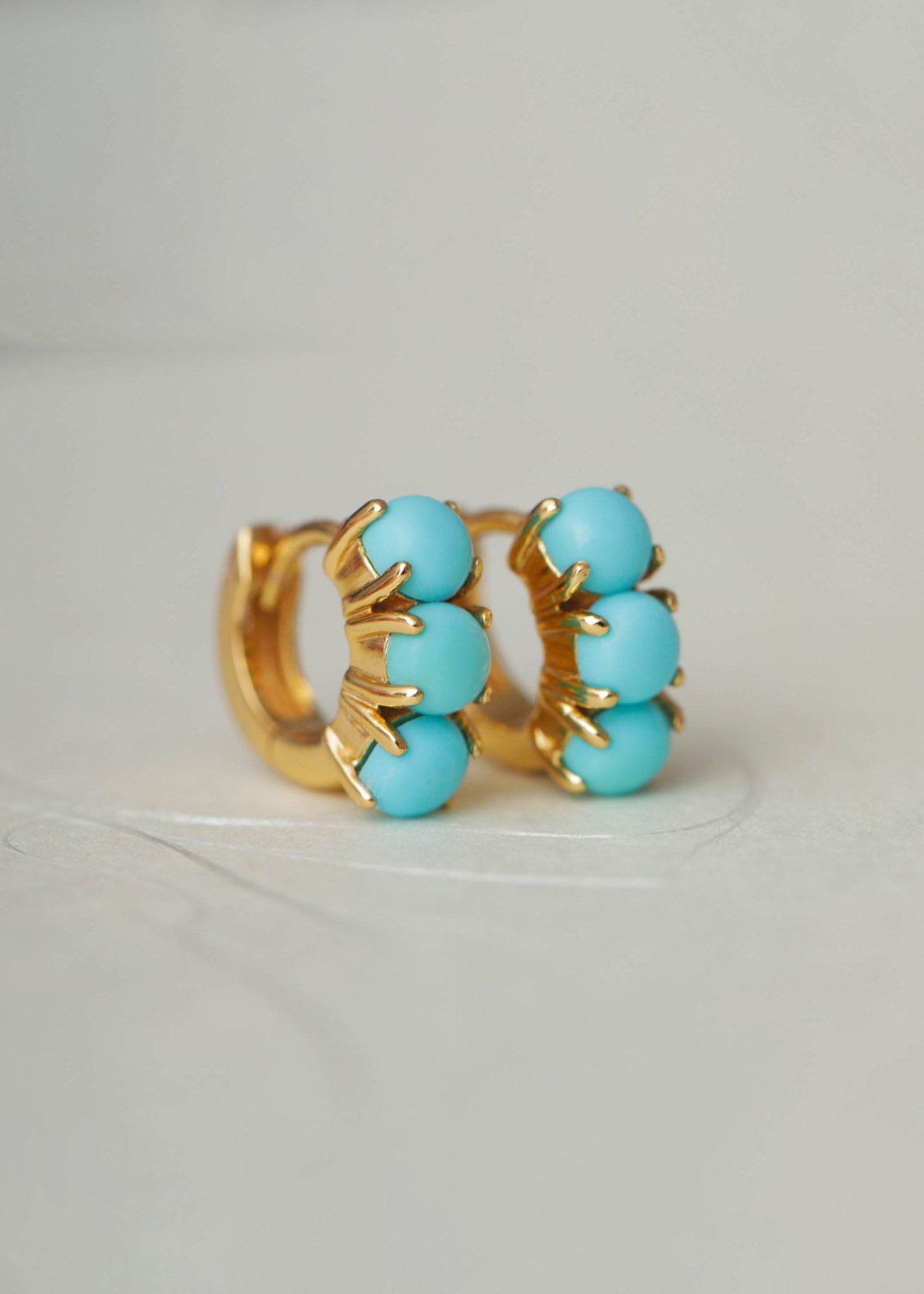 GEM hoop with Turquoise 1cm - gold plated