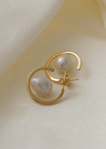 Nest hoops with Baroque Pearl - gold plated