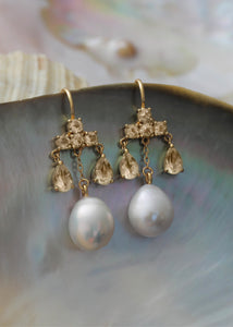 Antoinette earrings with Champagne Quartz and Baroque Pearl - gold plated