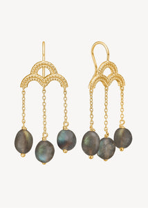 Long earrings with a chain and drops of grey gemstones. Cleo earrings from Carré Jewellery.