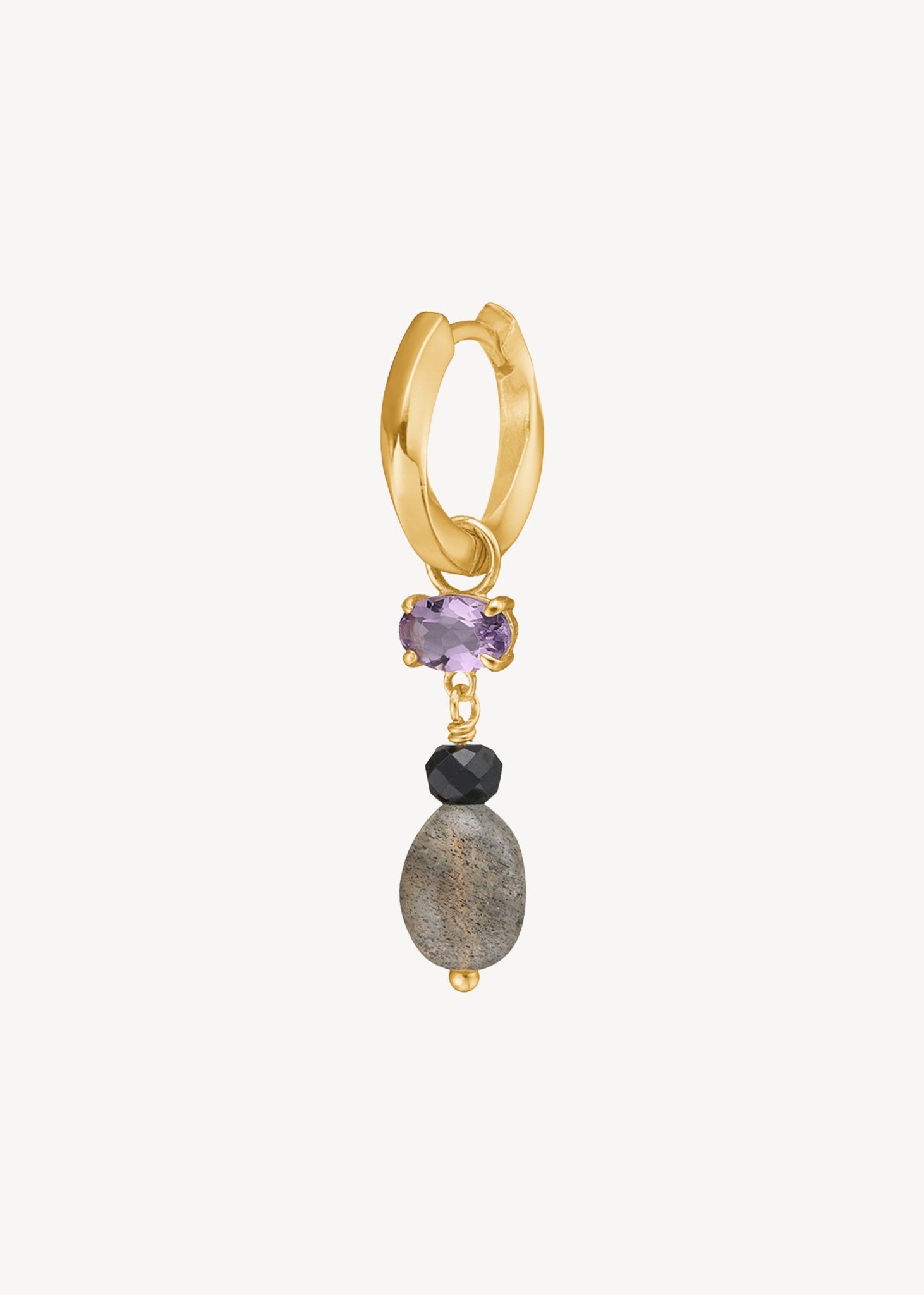 Hoop og charm ørering fra carré jewellery i guld med ægte ædelsten i hængeørering stil 