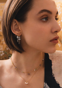 Perlevedhæng i guld med hvide ferskvandsperler til mænd og kvinder fra carré jewellery 