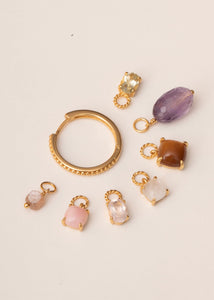 Hoops og charms fra carré jewellery med ægte ædelsten i sterling sølv med 18k guldbelægning