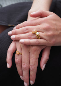 Zoë ring with Sand Moonstone - gold plated