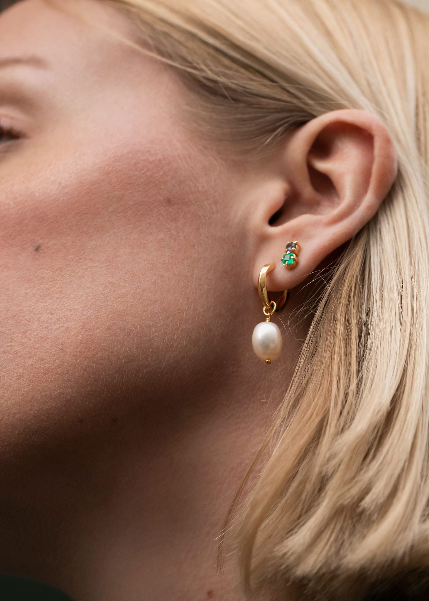 Joanne ear stud with Iolite & Green Agate - gold plated