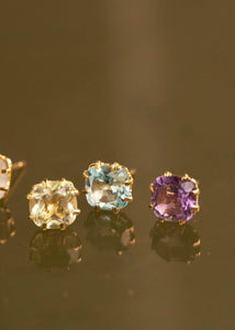 Cushion ear studs with Amethyst - gold plated