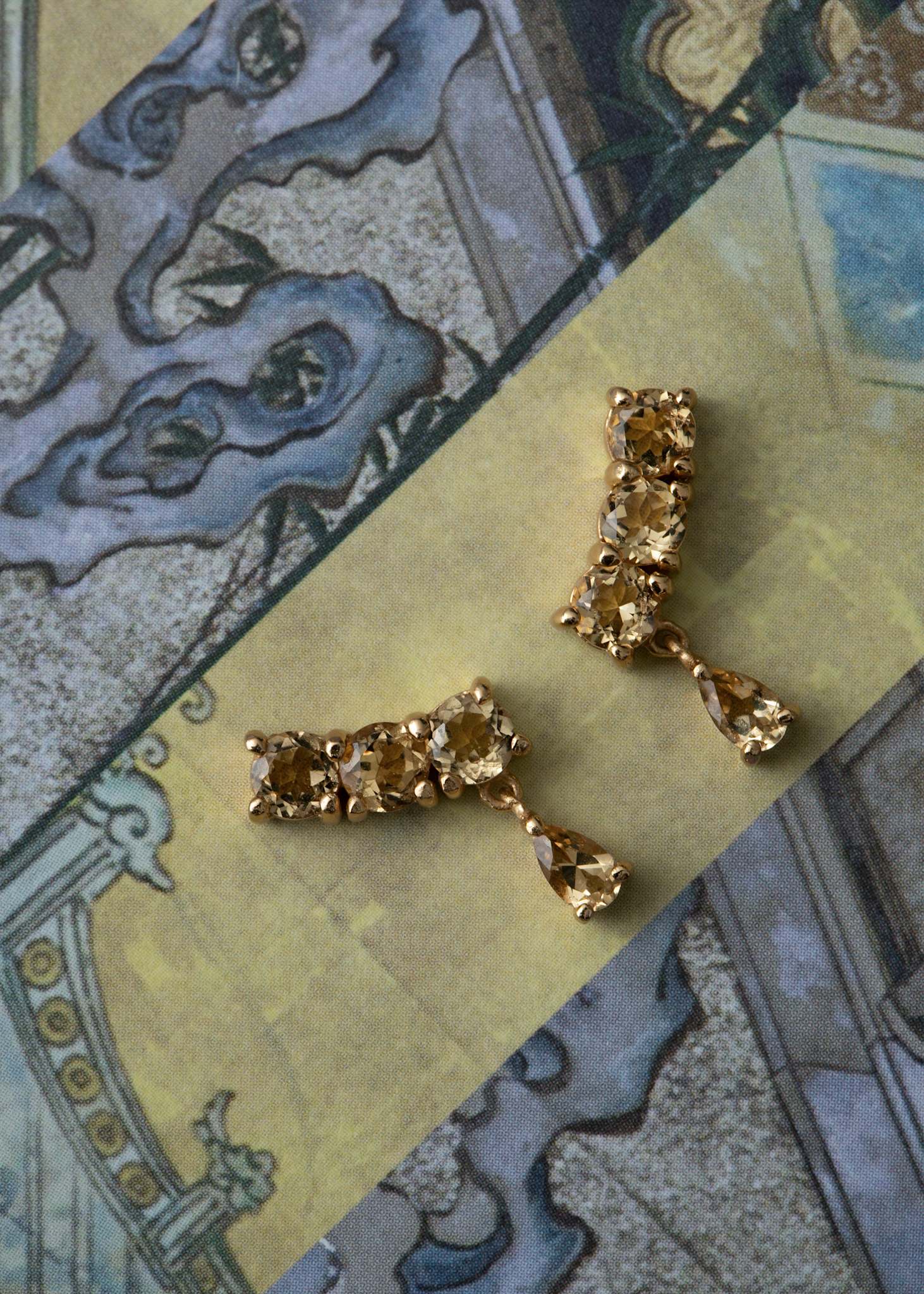 Leoni ear studs with Champagne Quartz - gold plated
