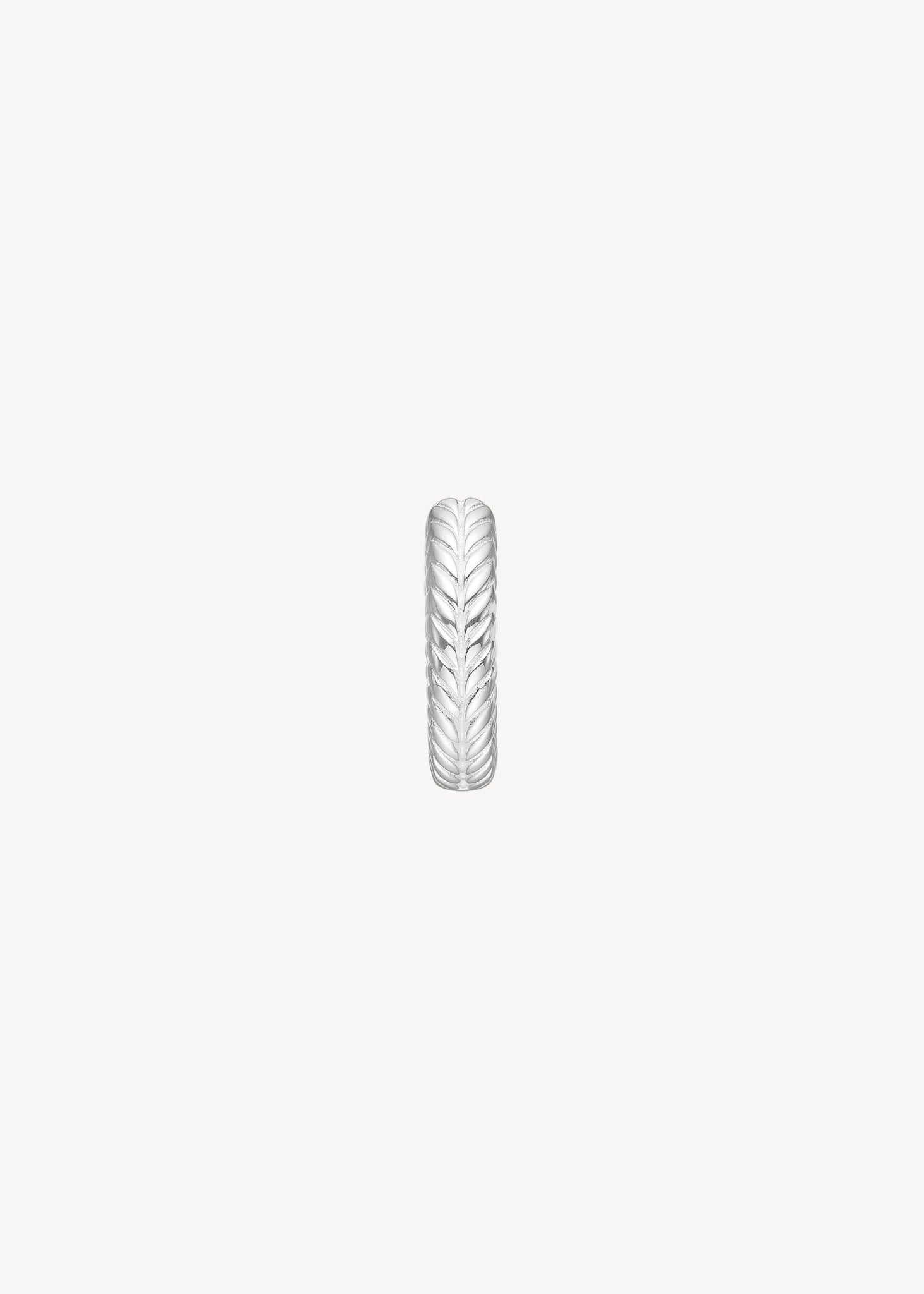 Sterling sølv hoops fra carré Jewellery med sildebensmønster i chunky stil