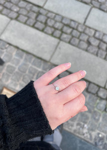 Aurélie ring with White Topaz - silver