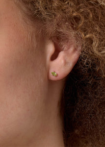 Esther ear stud with Peridot - silver