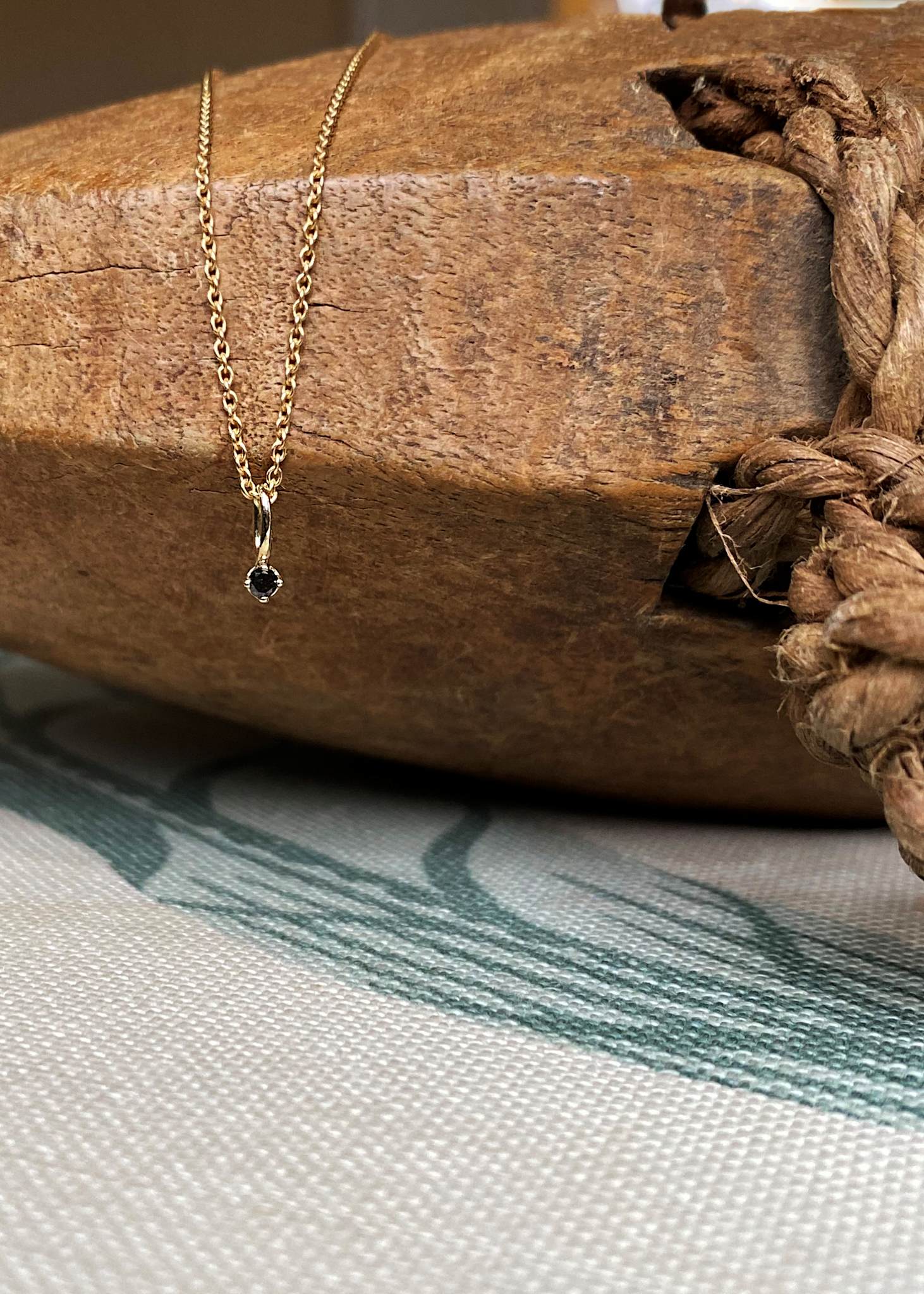 10-karat Prism pendant with Black Diamond