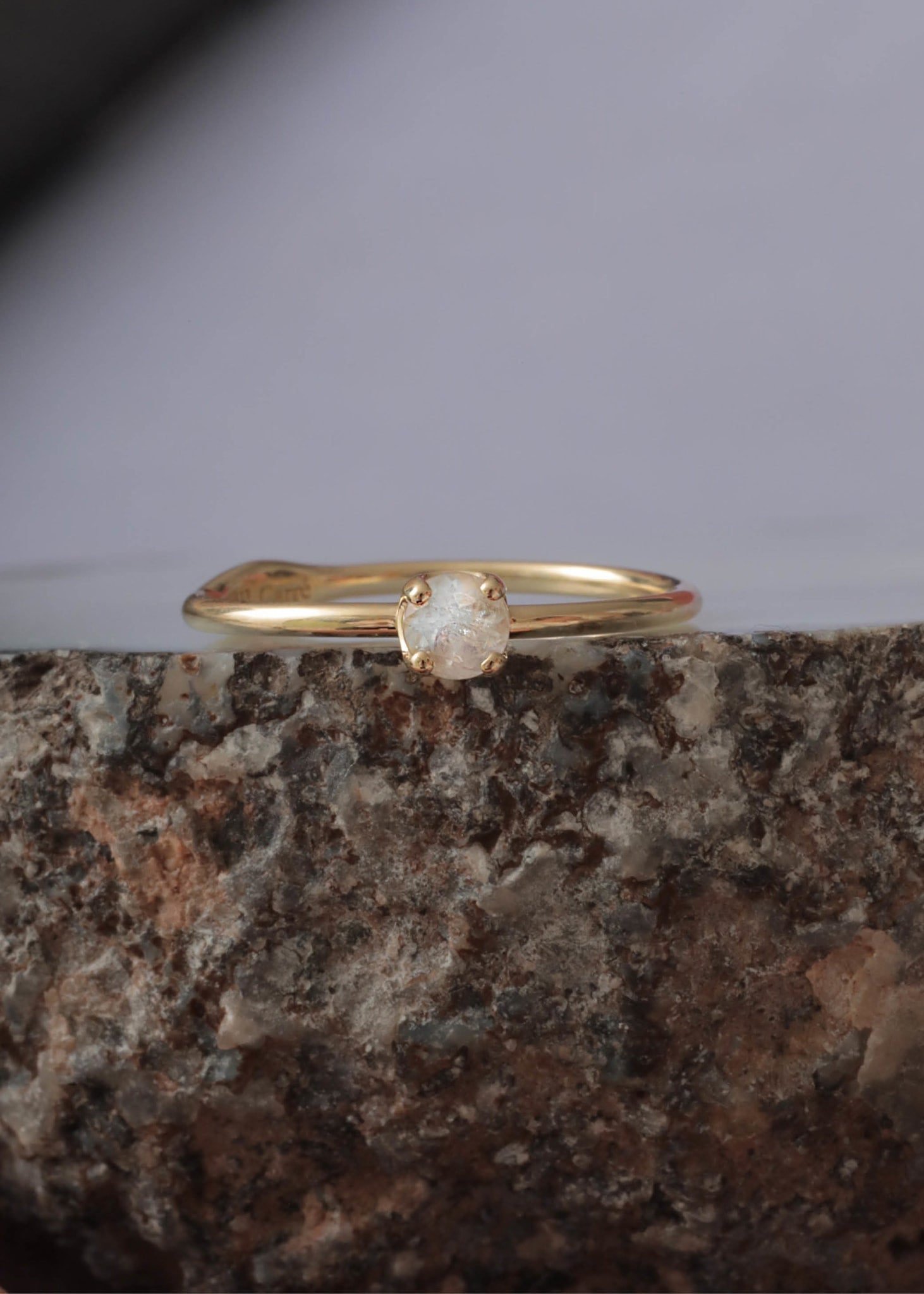 10-Karat Iris ring with Rainbow Moonstone