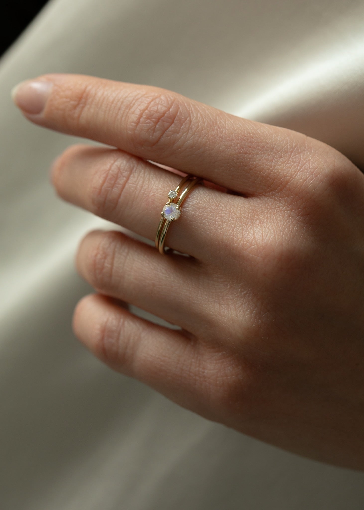 10-Karat Iris ring with Rainbow Moonstone