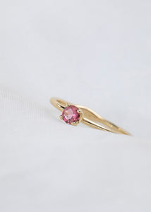 10-Karat Iris ring with Tourmaline