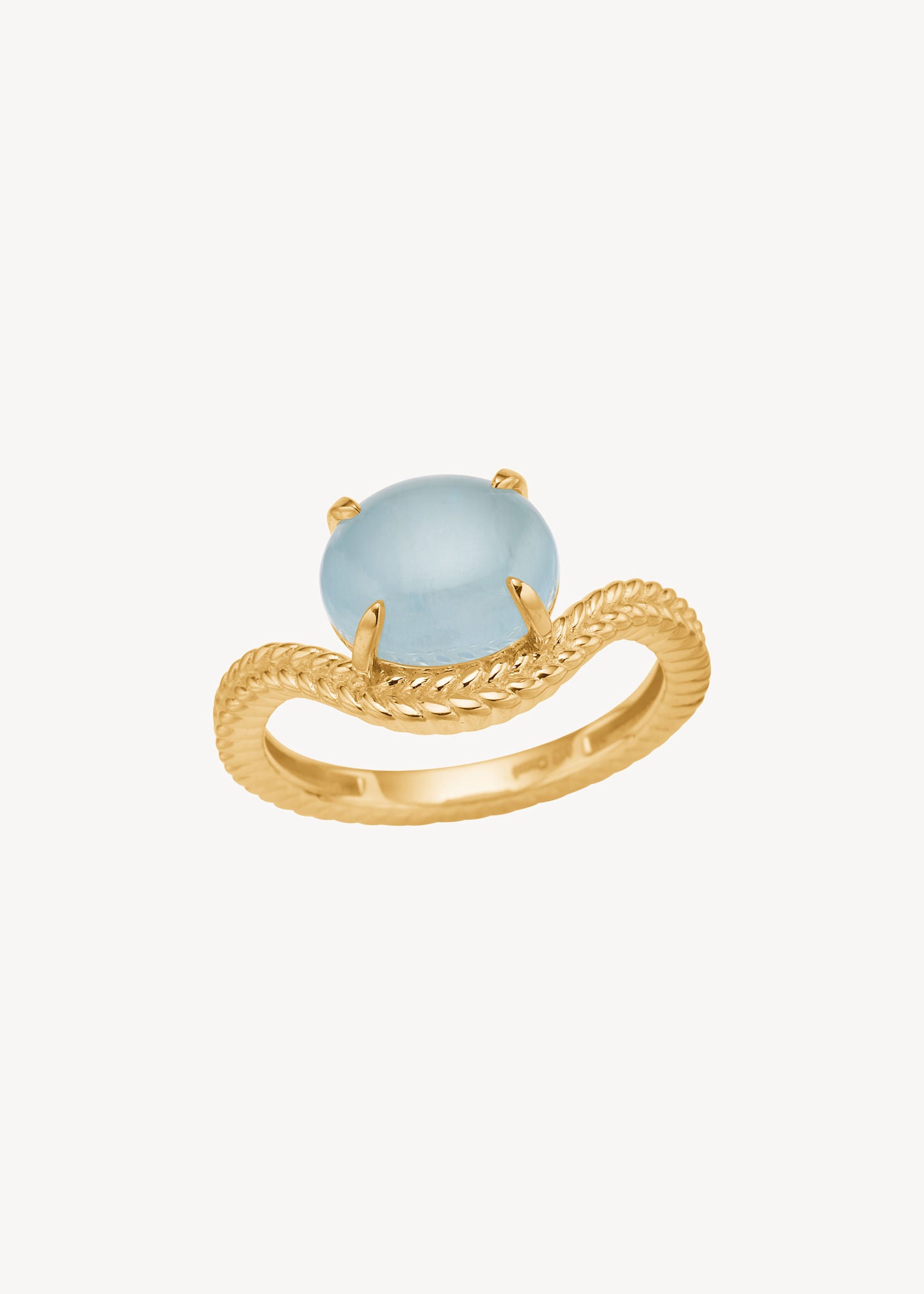 Stor solitare ring i ægte 10-karat guld i organisk bølget design med en stor blå akvamarin ædelsten, der er marts' fødselssten, perfekt gave til hende i guld og gaven til studenten og noget blåt til brude smykker