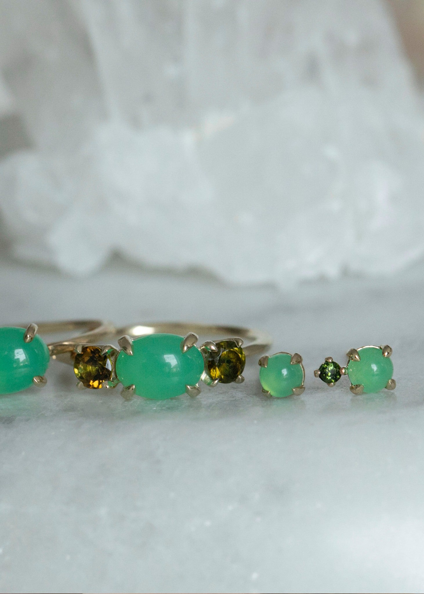 10-Karat Bryna ear stud with Chrysoprase and Tourmaline