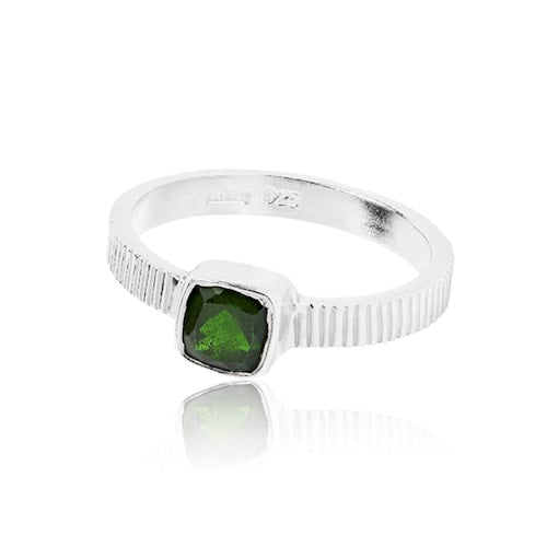 Bezel ring with Chrome Diopside - silver